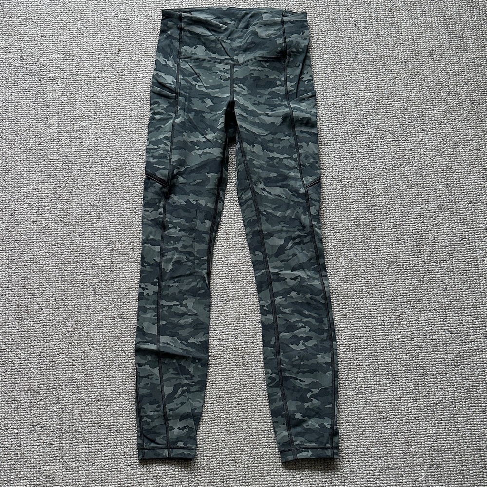 Lululemon camo tights (0)